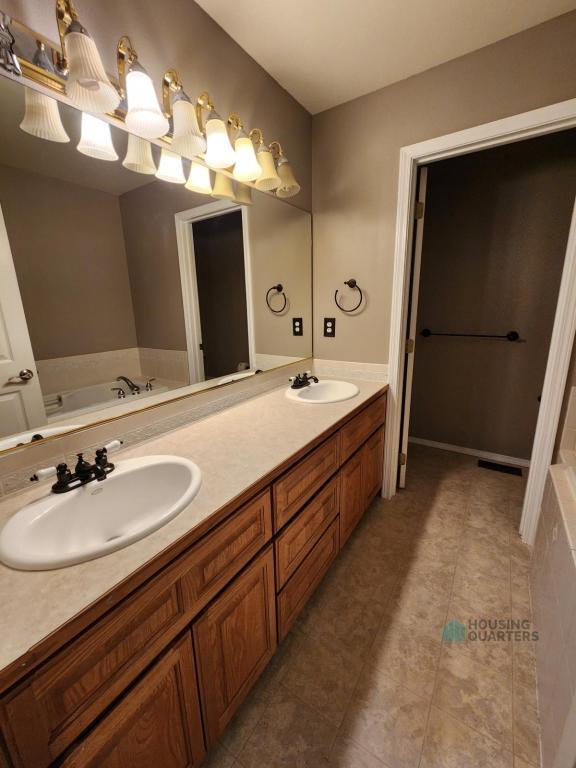 Building Photo - 2804 W Rogers Ct