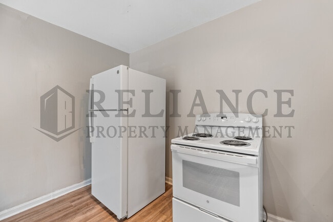 Building Photo - 345 Grover Ave