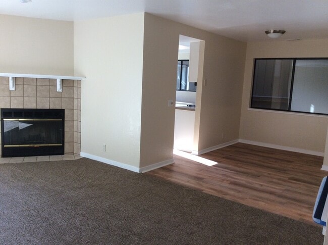 Building Photo - Welcome to your newly remodeled townhome!