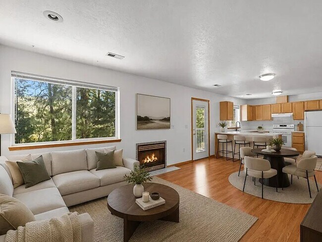 Building Photo - 1327 W Qualchan Dr