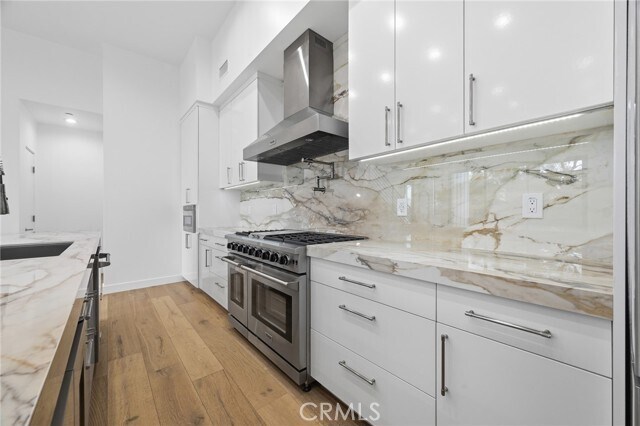 Building Photo - 6565 Pickwick St