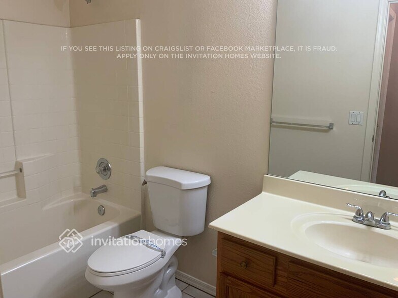 Building Photo - 9212 W Charleston Ave