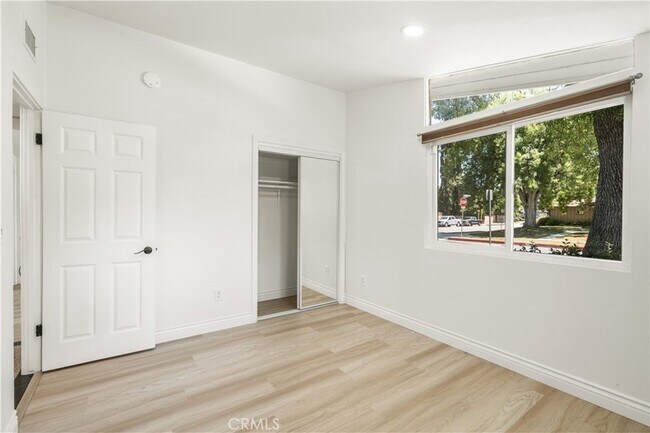 Building Photo - 7957 Sale Ave