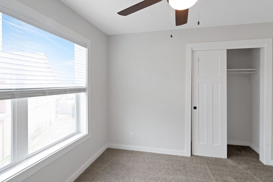 Building Photo - 461 Muse Dr