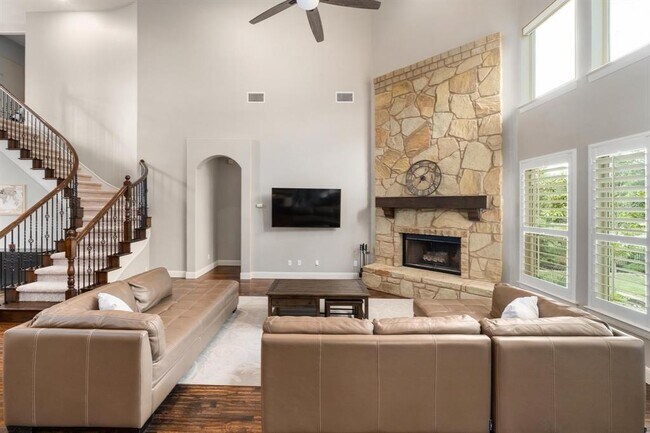 Building Photo - 15509 Boulder Heights