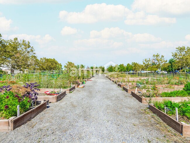 Building Photo - 6108 W Copper Hawk Dr