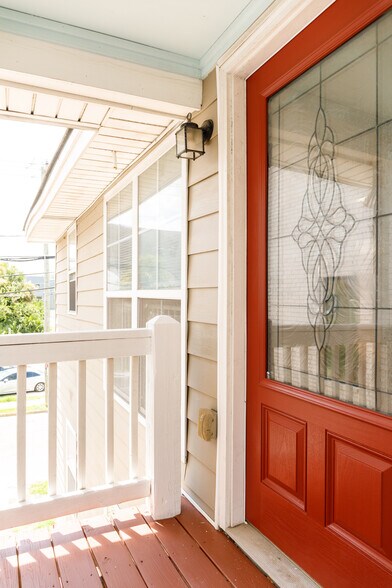 Building Photo - 116 America St