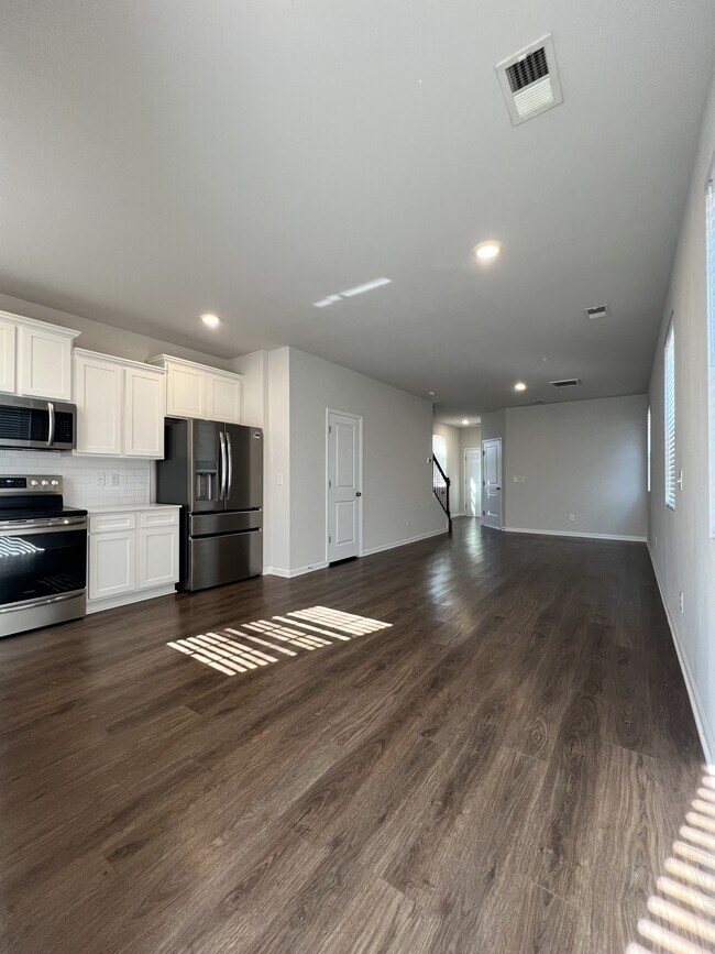 Building Photo - 199 Kitti Wake Dr