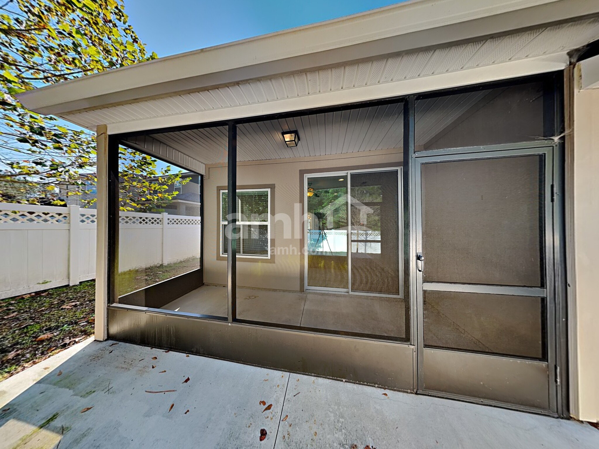 Building Photo - 556 Drysdale Dr