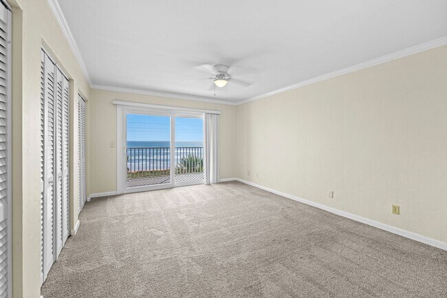 Building Photo - Oceanfront 2 Bedroom Condo with Stunning Views