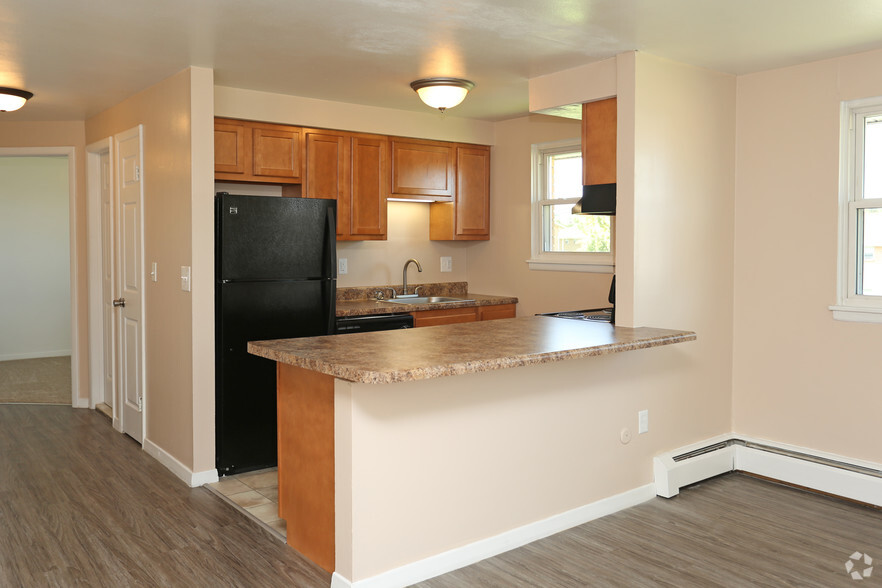 2018 Upgraded Kitchen - Swiss Village Apartments