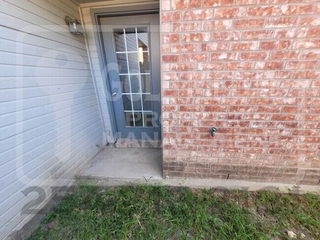 Building Photo - 3710 Malibu Ln