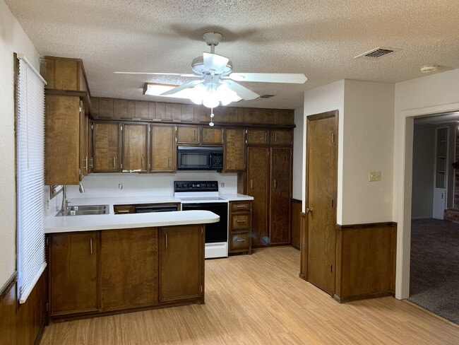 Building Photo - 4619 61st St