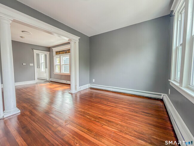 Building Photo - 15 Elmwood Ave
