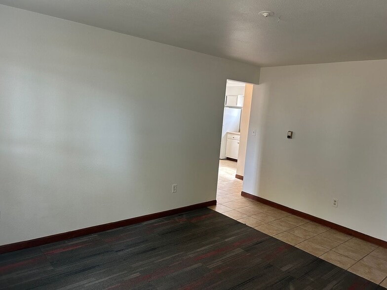 Building Photo - 417 S Highland Ave