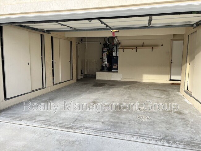 Building Photo - 1161 Paseo Primavera