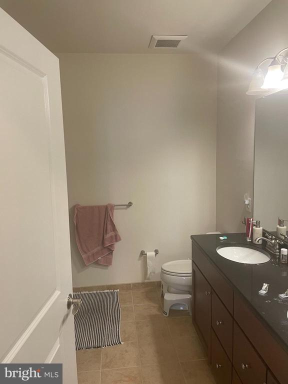 Building Photo - 500 Regatta Dr