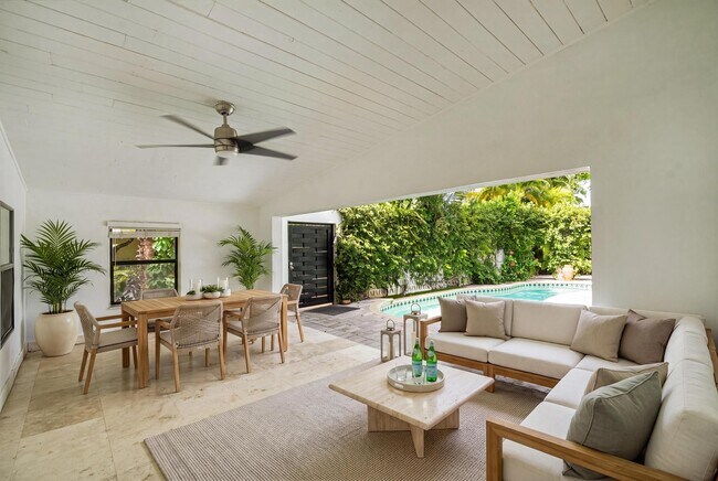 Building Photo - 7810 Beach View Dr