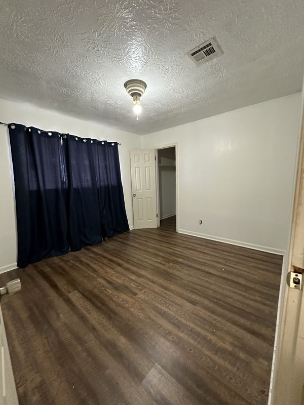 Building Photo - 145 S Dexter Dr