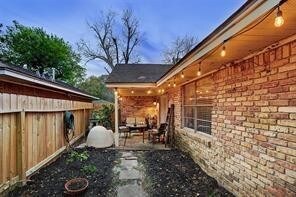 Building Photo - 5130 Saxon Dr