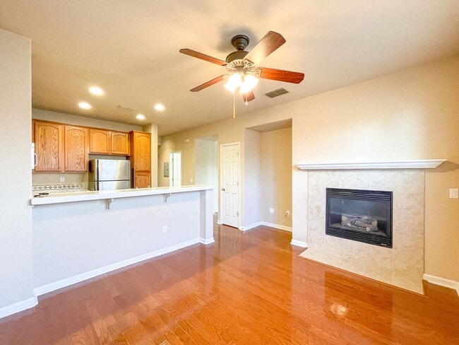 Building Photo - Gorgeous Natomas Condo