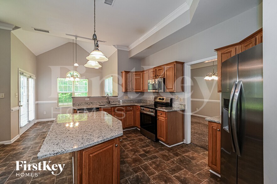 Building Photo - 6015 Forest Pond Dr
