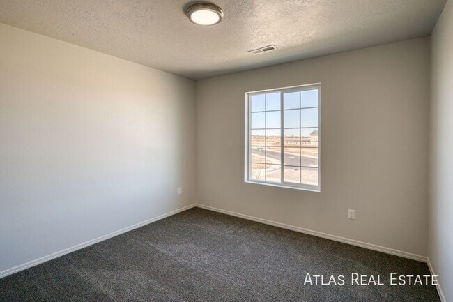 Building Photo - 12665 Lignite Dr