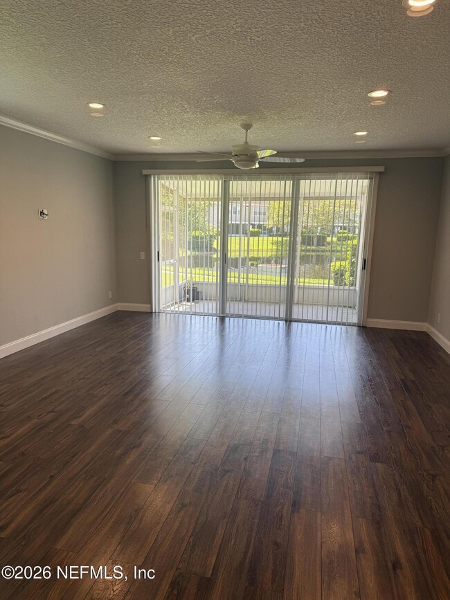 Building Photo - 7990 Baymeadows Cir E
