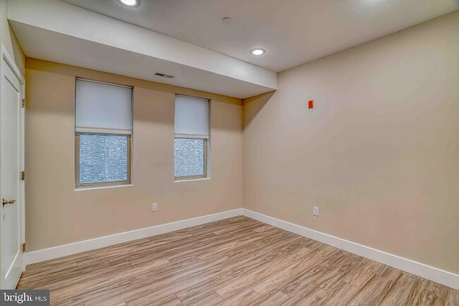 Building Photo - 2222 Frankford Ave