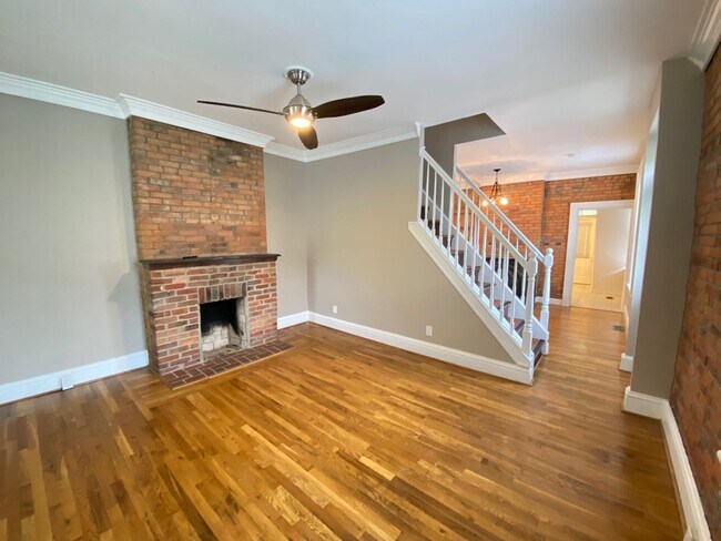 Building Photo - Beautiful Italian Village Single Family House!