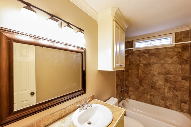 Building Photo - Cute Home in Pearl