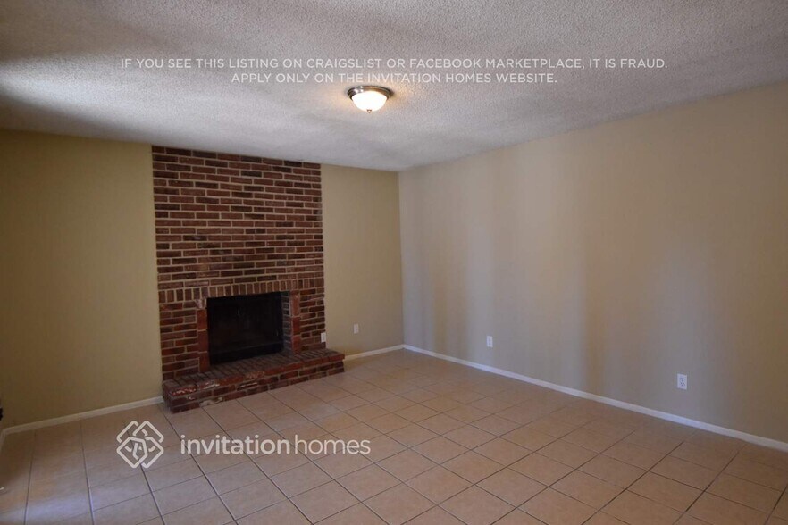 Building Photo - 3017 N 86th Ave