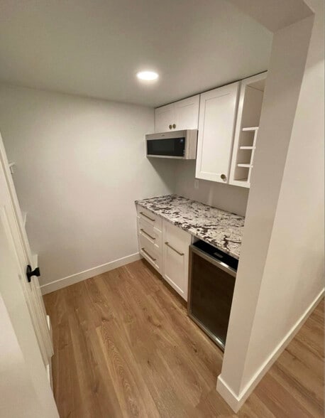 Building Photo - 792 S Aspen Pl