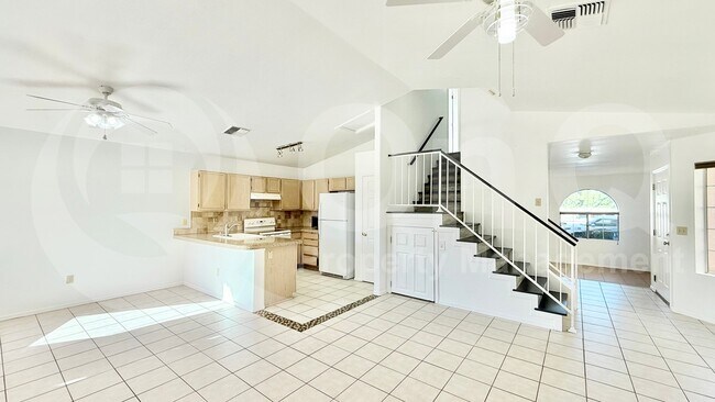 Building Photo - 413 N Flint St