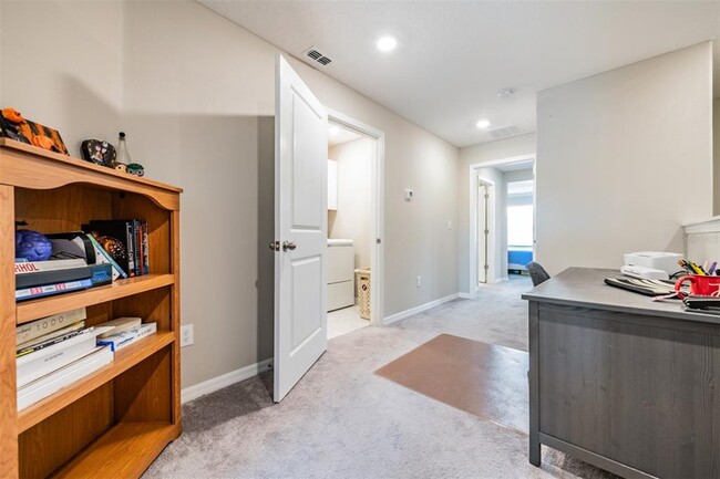 Building Photo - 2166 Great Sapphire Ln