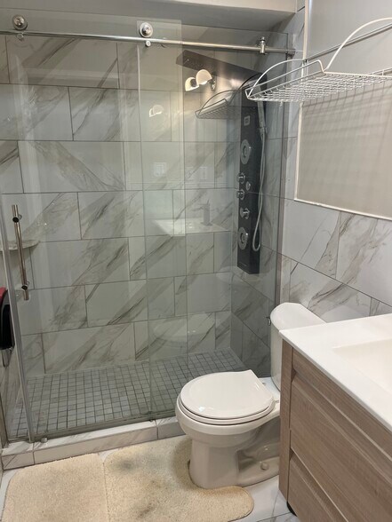 Building Photo - 7 Wexford Dr