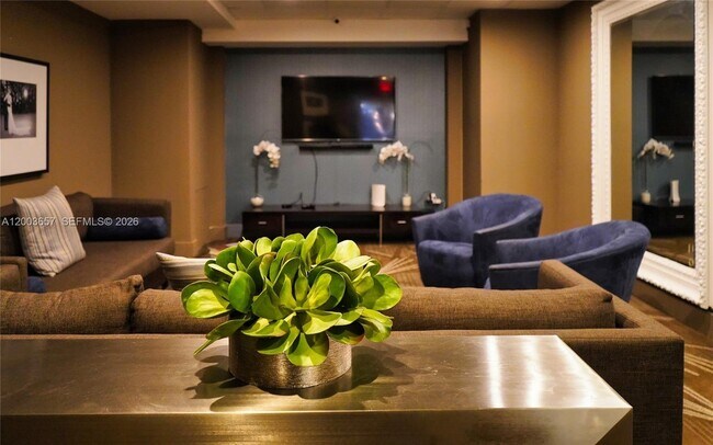 Building Photo - 5701 Collins Ave