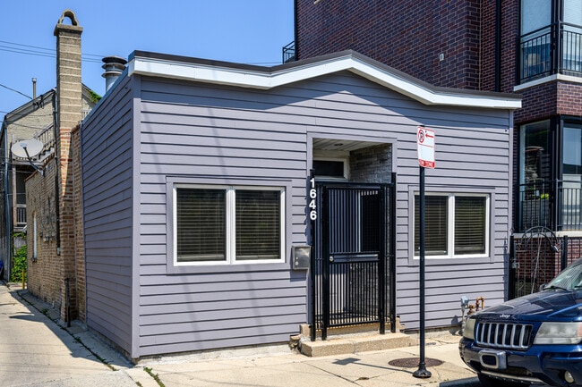 Primary Photo - 1646 W Blackhawk St