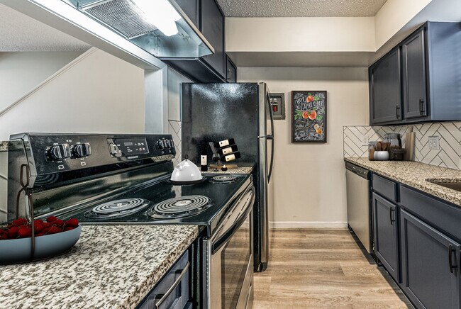 Primary Photo - 3806 Southridge Dr