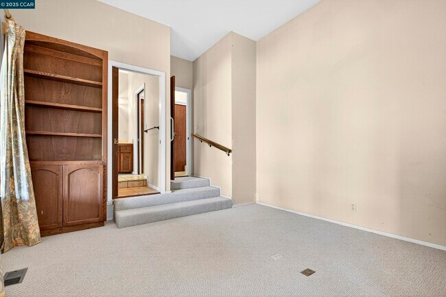 Building Photo - 58 St Andrews Ln