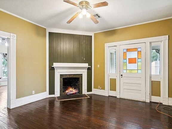 Building Photo - 250 N Main St