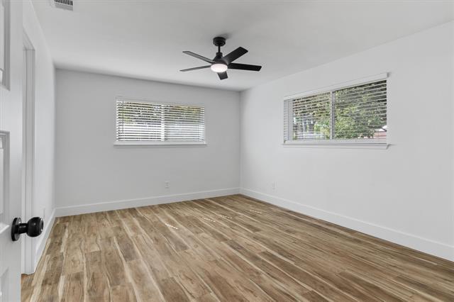 Building Photo - 219 Lakeview Dr