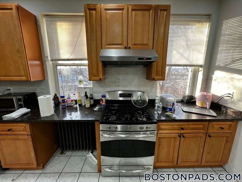 Building Photo - 16 Copenger St