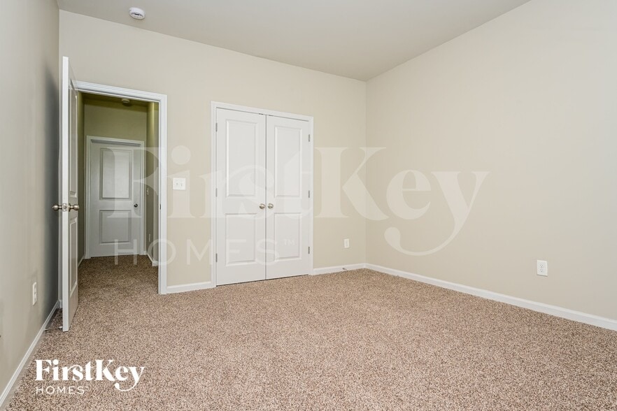 Building Photo - 360 Madison Grace Ave