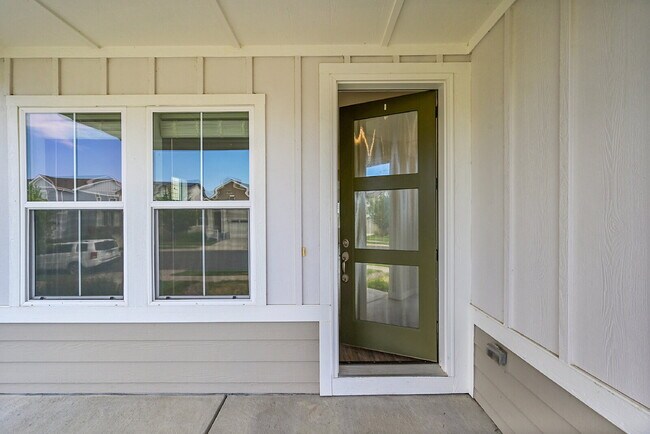 Building Photo - $3,125.00 - 4 Bedroom, 3.5 Bathroom, Singl...