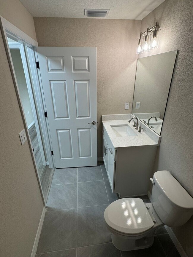 Building Photo - Stunning Brand-New 3BR/2BA Block Home