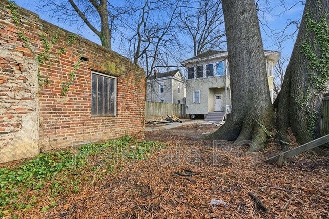 Building Photo - 3100 1st Ave