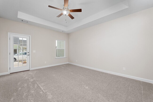 Building Photo - 827 Montclair Pt