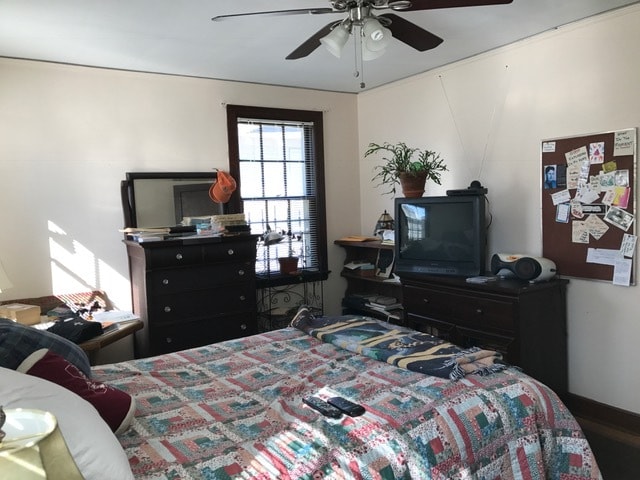 bedroom - 2289 Monroe Ave