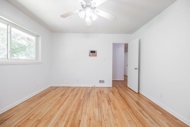 Building Photo - 119 Driftwood Pl